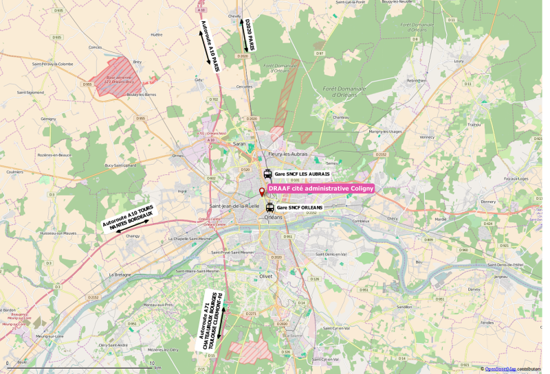 Plan de la ville d'Orléans avec les routes qui se rejoigne à Orléans : autoroute A10 et A71, D2020. Le plan indique également les gares qui desservent la ville.